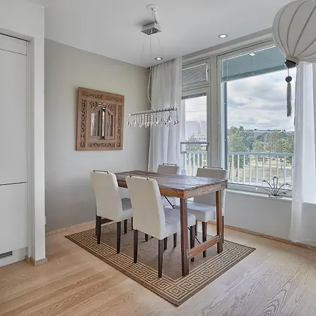 1br Center By The Park With Private Sauna, Balcony & View Apartmán